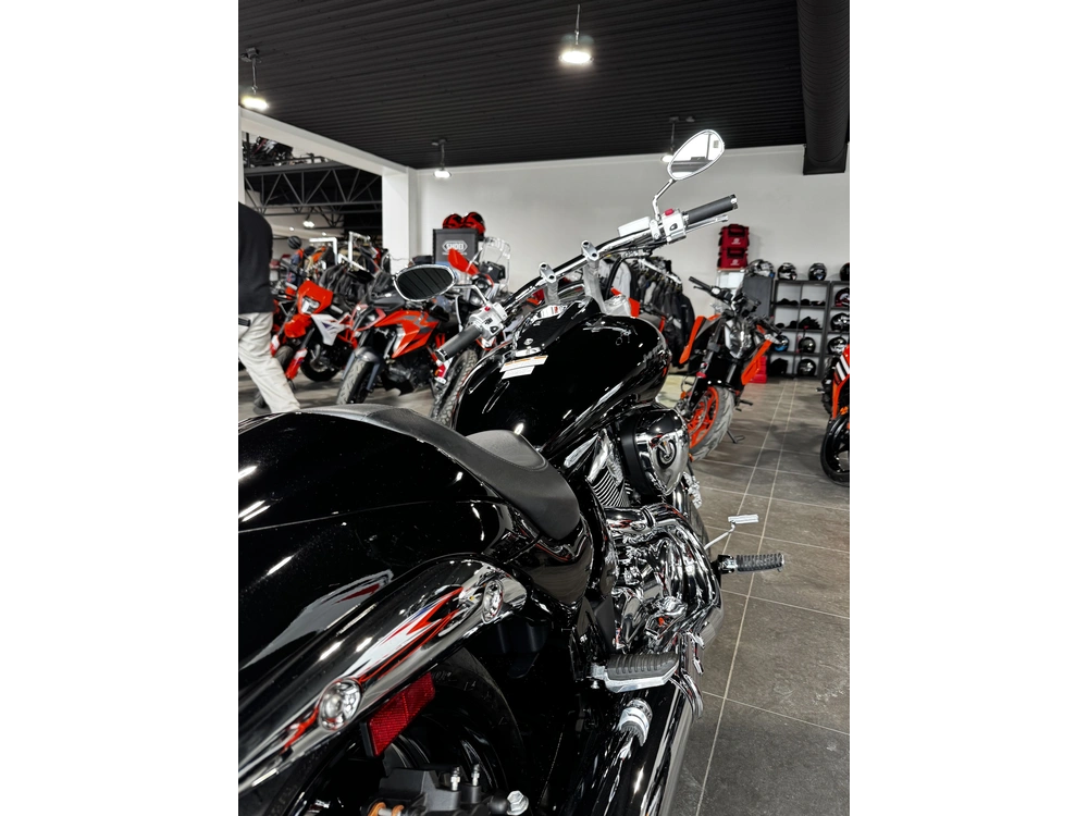 Suzuki Boulevard M109r 2025 alt