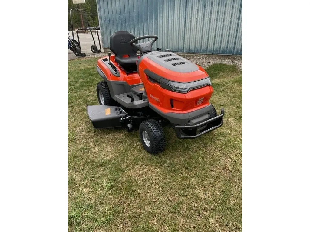  Husqvarna Tractor - TS 218T  42"