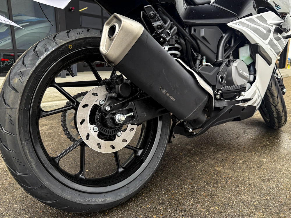 2026 Cfmoto 300ss alt