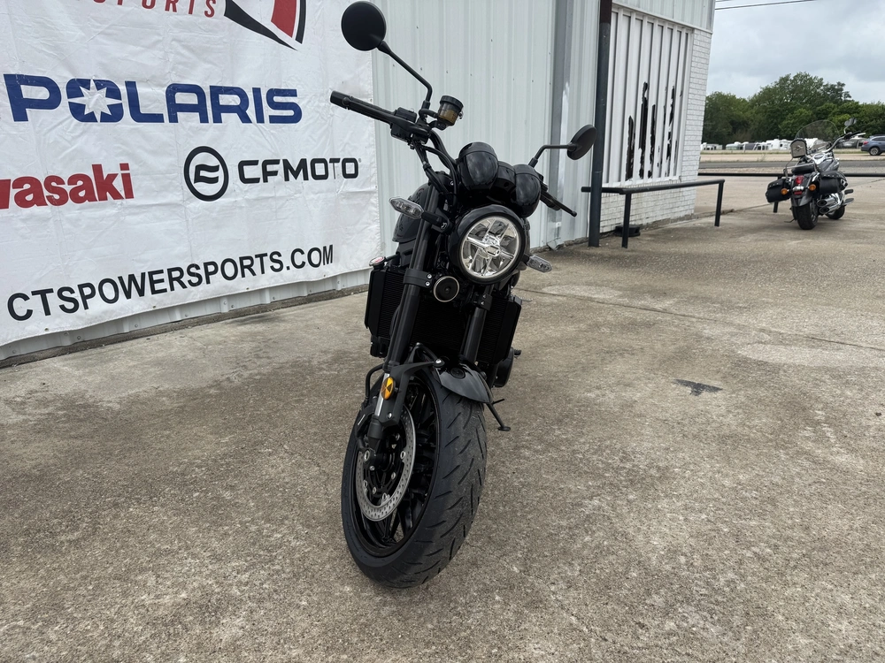 2026 Kawasaki Z900rs Abs alt