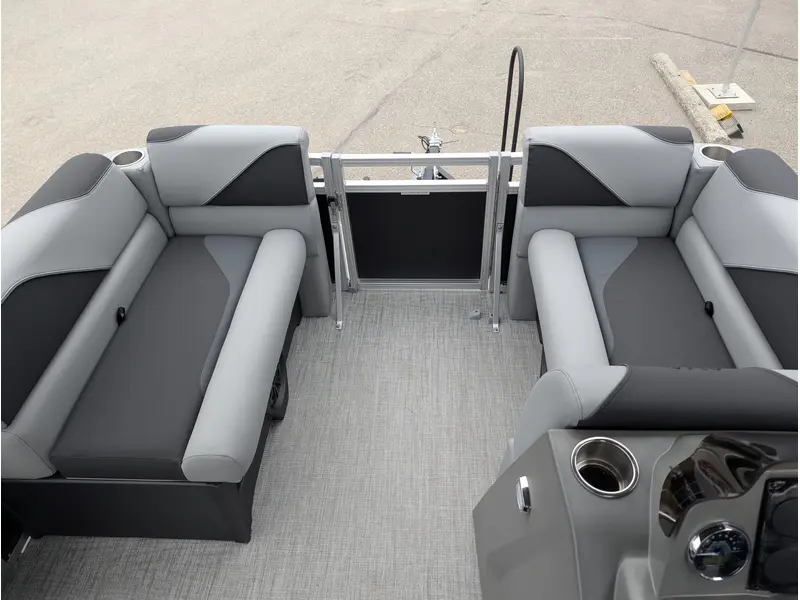 Avalon 1575 Venture Cruise 2026