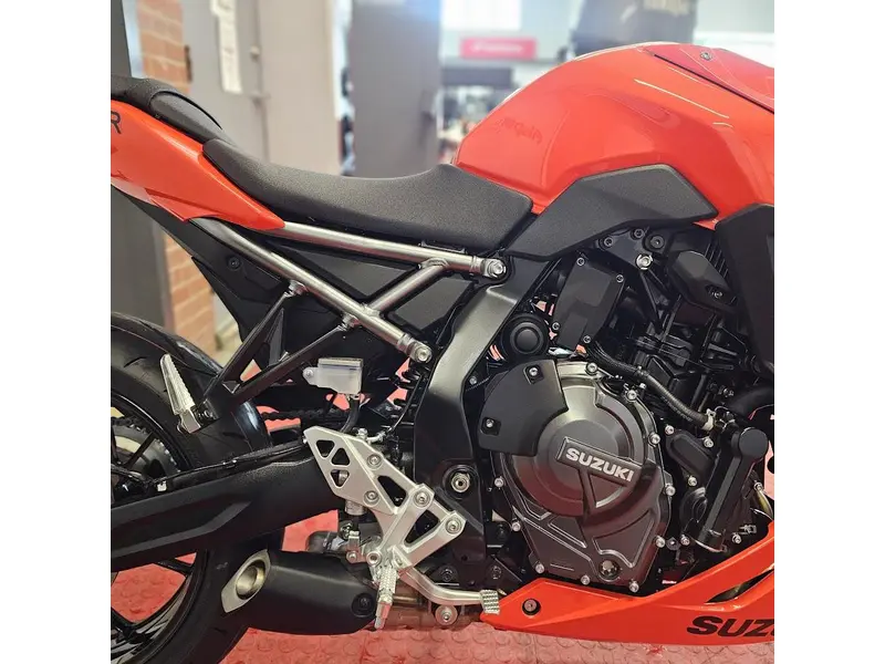 2026 Suzuki GSX 8R thumbnail 11