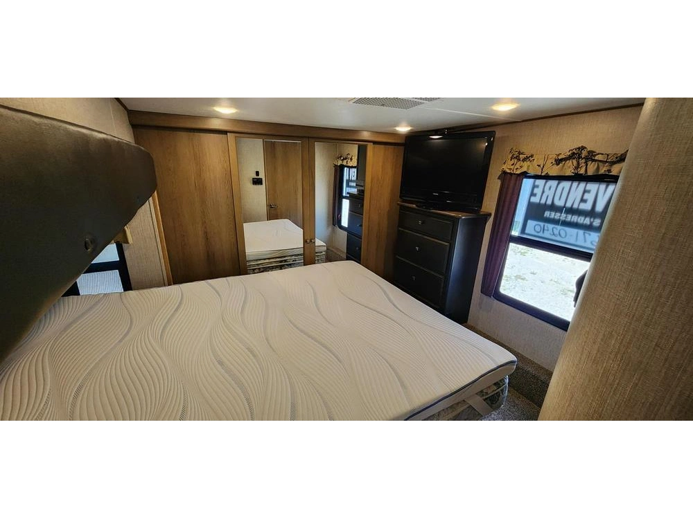 Cruiser 333rl 2016 alt