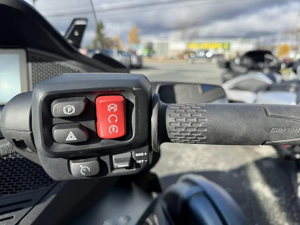 Can-am Rt Limited 2025 alt