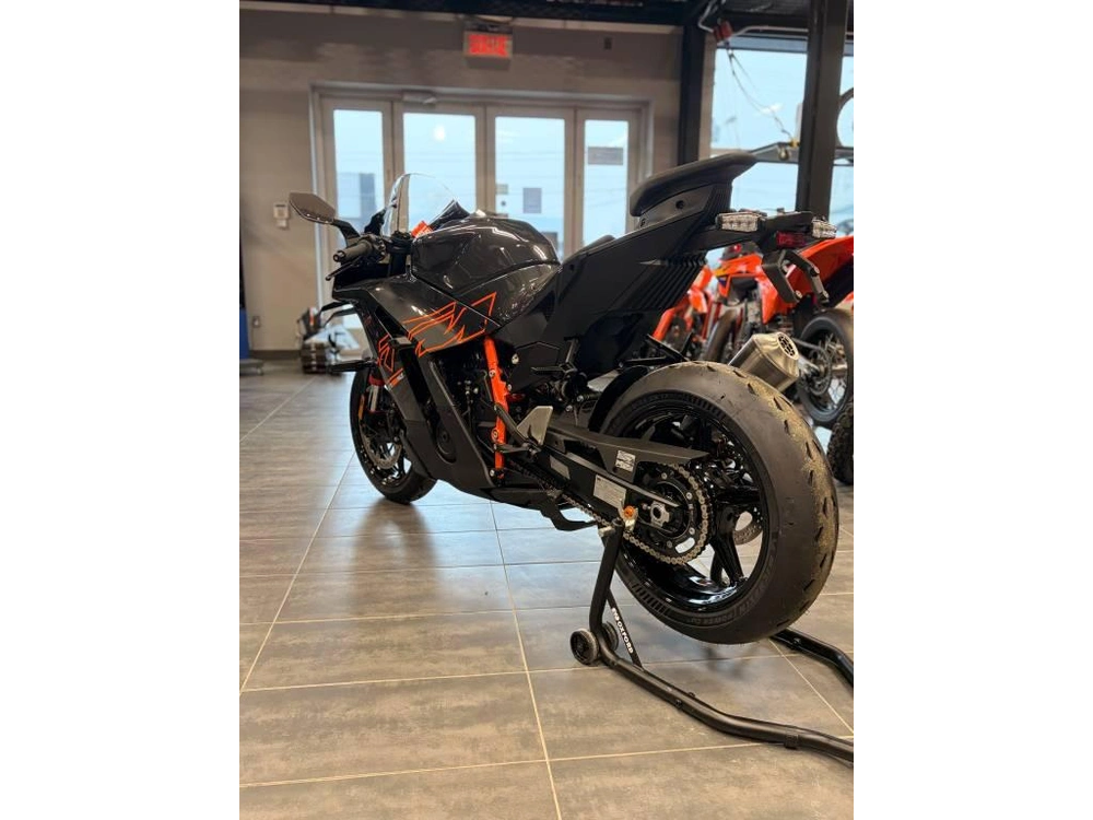 Ktm 990 Rc R 2026 alt