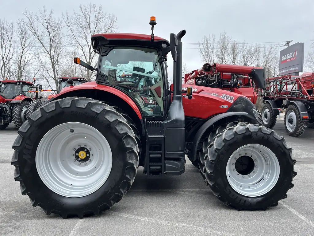 Case IH Optum 300 CVX 2024