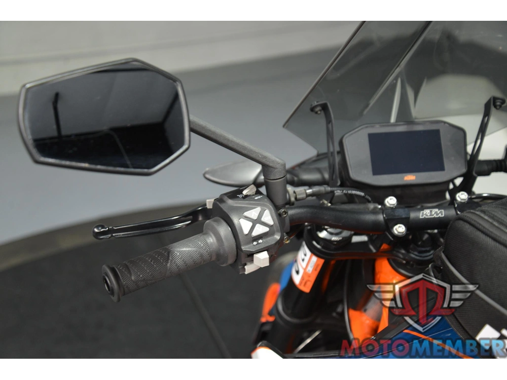 2022 Ktm Duke 890 R alt