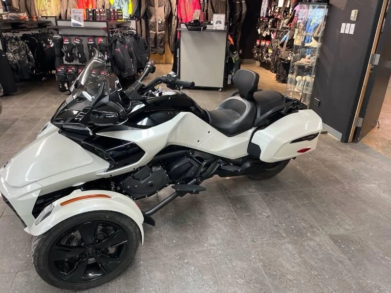 Can-am F3-t Se6 2023 alt