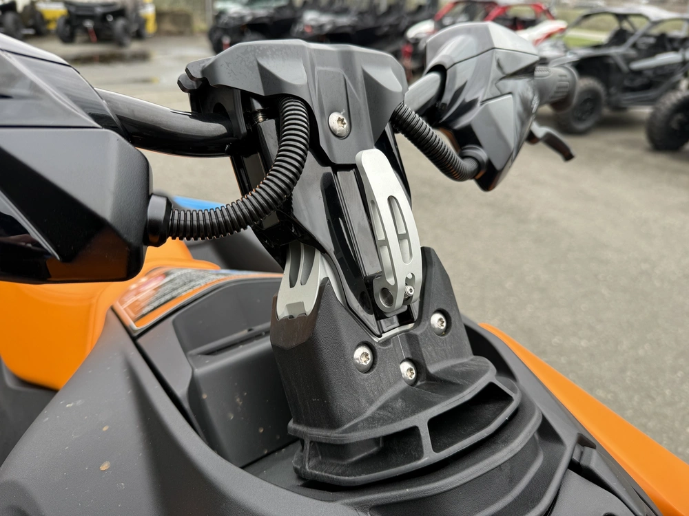 2026 Sea-doo Spark™ 1up Trixx-90 (sound System) alt