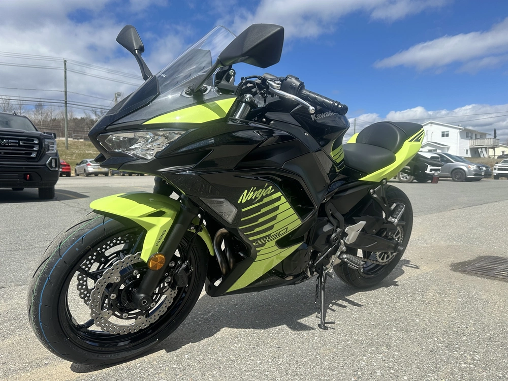 2026 Kawasaki Ninja 650 alt