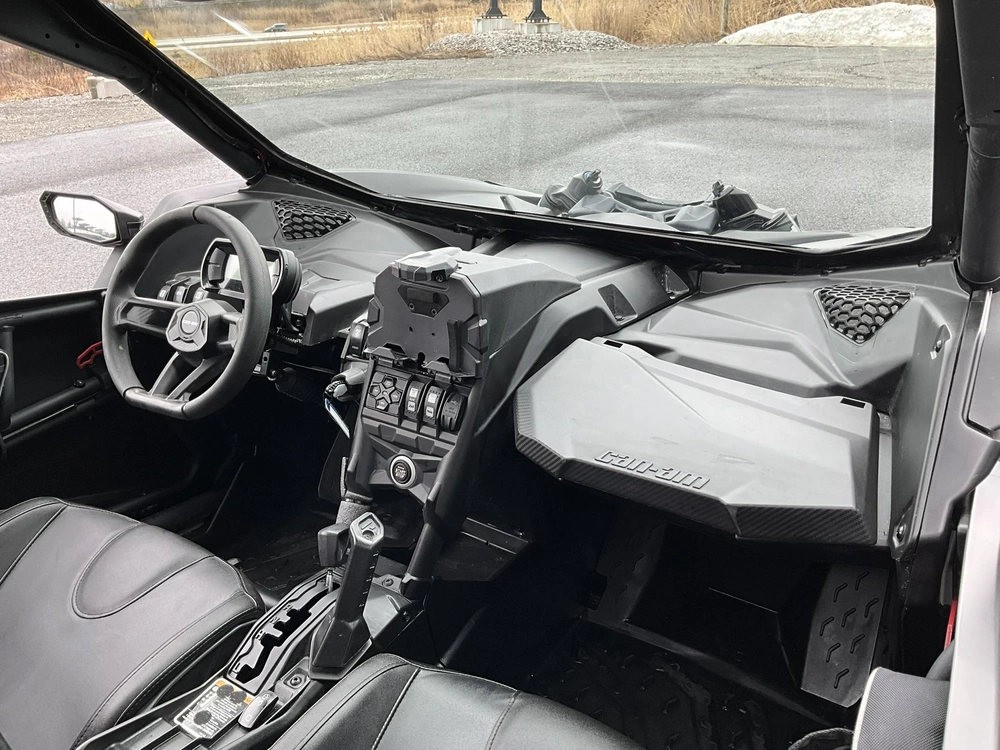 2022 Can-am Maverick alt