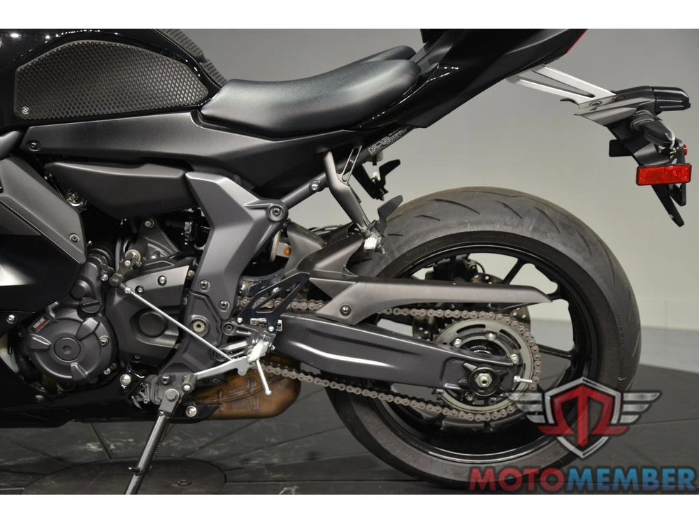 2025 Yamaha Yzf-r7 alt