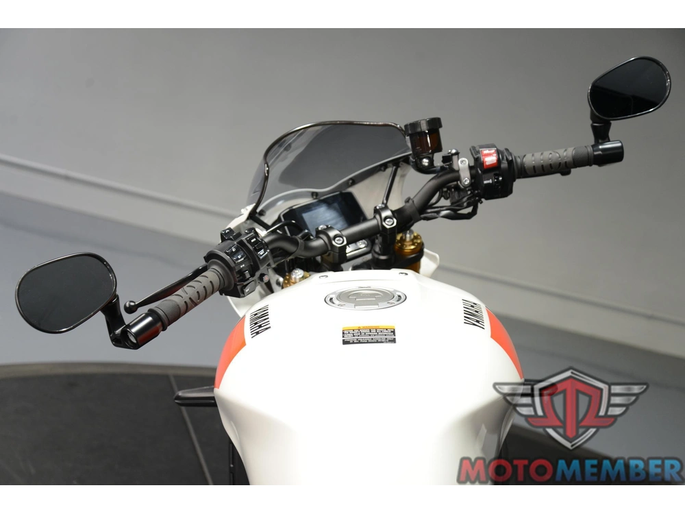 2024 Yamaha Xsr900 alt