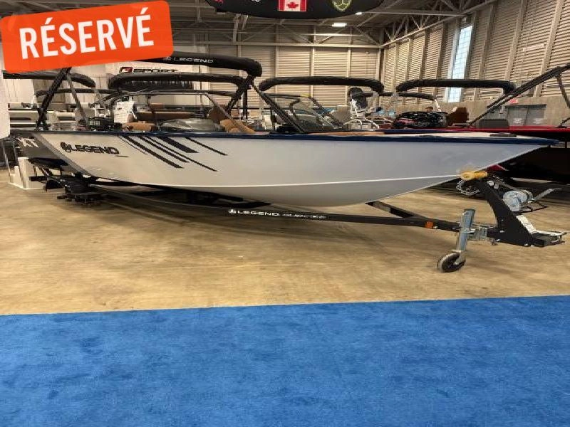 Legend 18 Xt White Blue 2026 alt