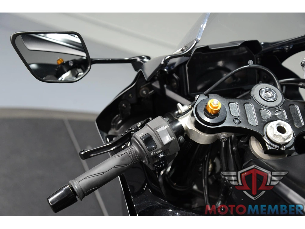 2025 Yamaha Yzf-r7 alt