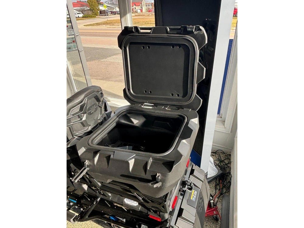 Polaris Polaris Titan Adventure 850 2026 alt