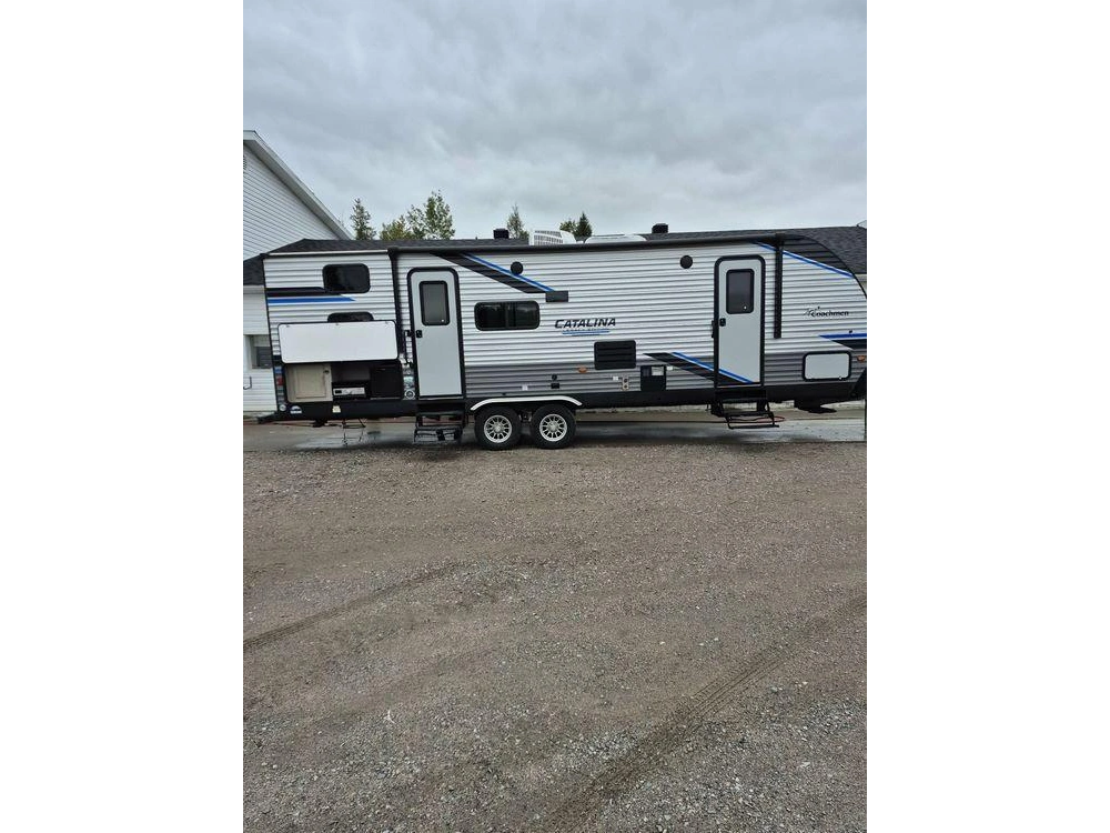 Coachmen Catalina 261bhs 2022 alt