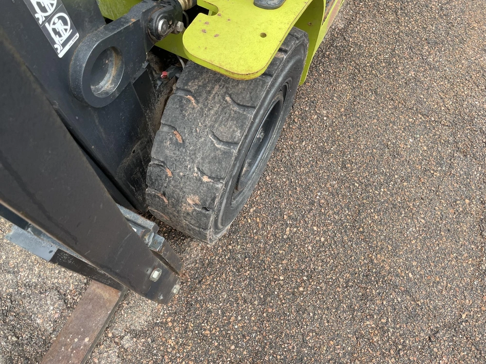 2022 Clark S25d alt