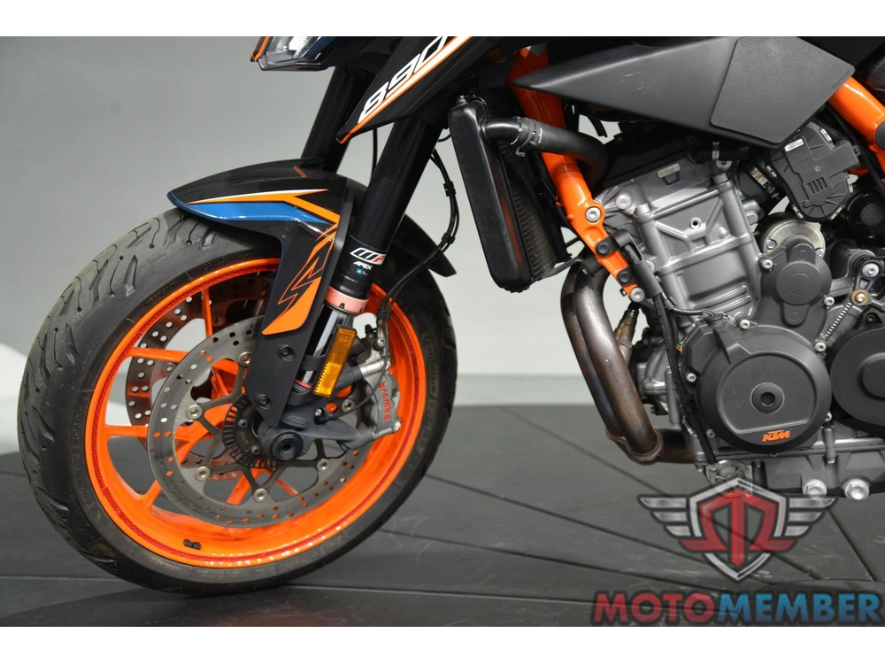 2022 Ktm Duke 890 R alt