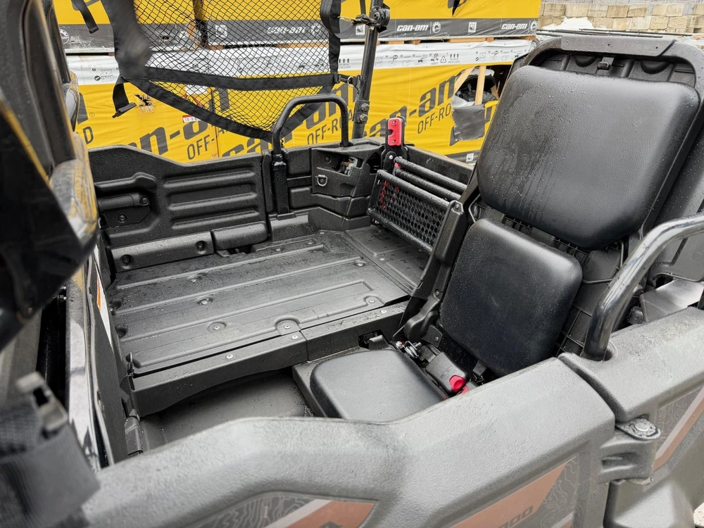 Honda Pioneer 700-4 2022 alt