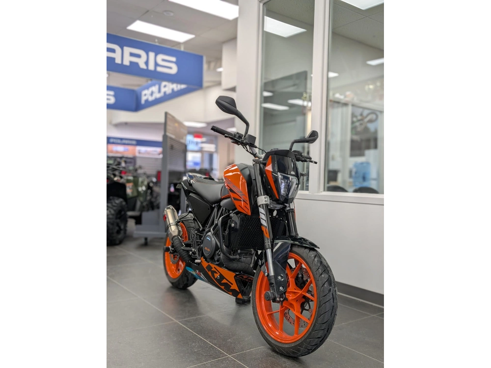 Ktm 690 Duke 5000$ En Modifs. Suspension, Selle, Akrapovic 2018 alt