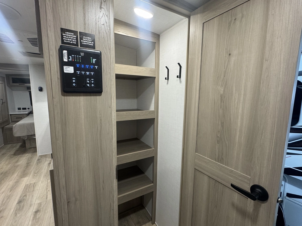 Forest River Rockwood Ultra Lite 2606ws 2026 alt