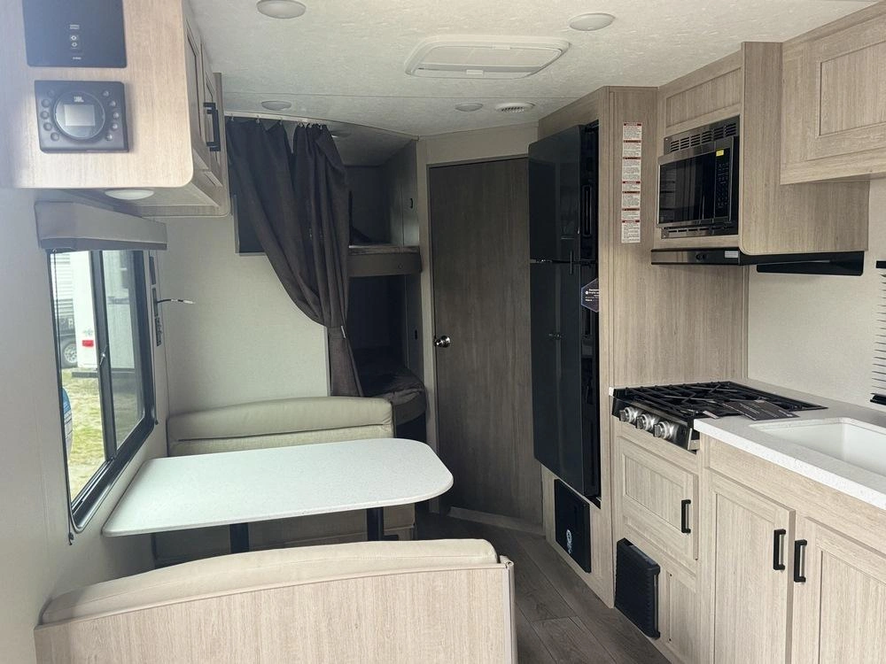 Coachmen Catalina 261bh 2026 alt
