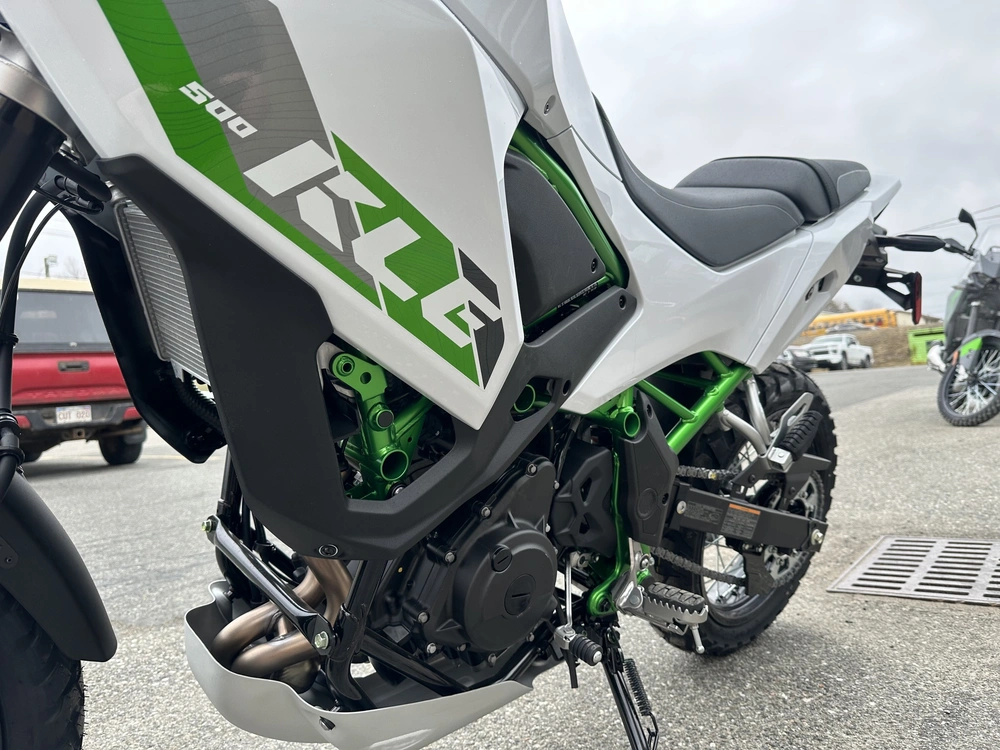 2026 Kawasaki Kle 500 Se alt