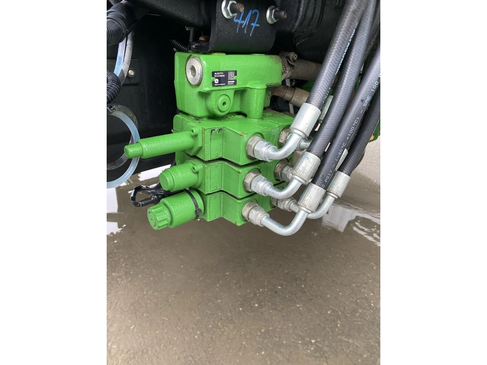 John Deere 6110m 2024 alt
