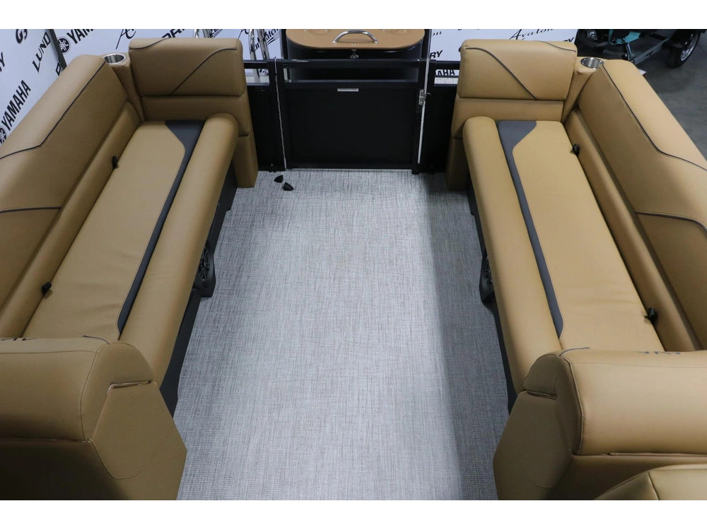 Avalon Venture 2385 Ql + Yamaha Vmax 115 Hp 2026 alt
