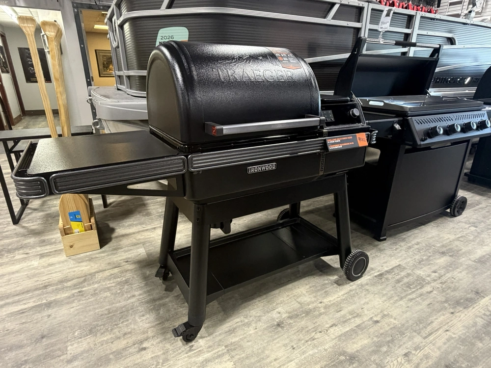 2026 Traeger Ironwood Canada alt