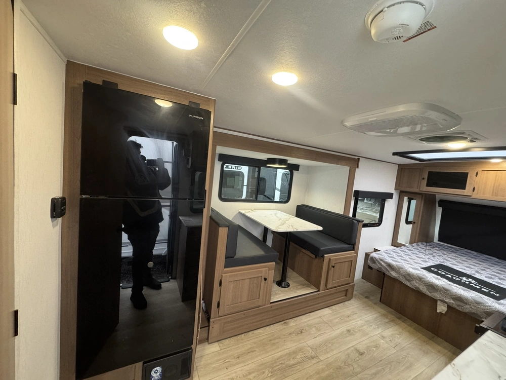 Coachmen Apex Nano 190rbs 2026 alt