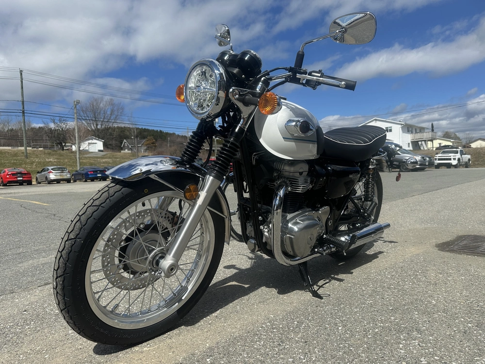 2026 Kawasaki W800 alt
