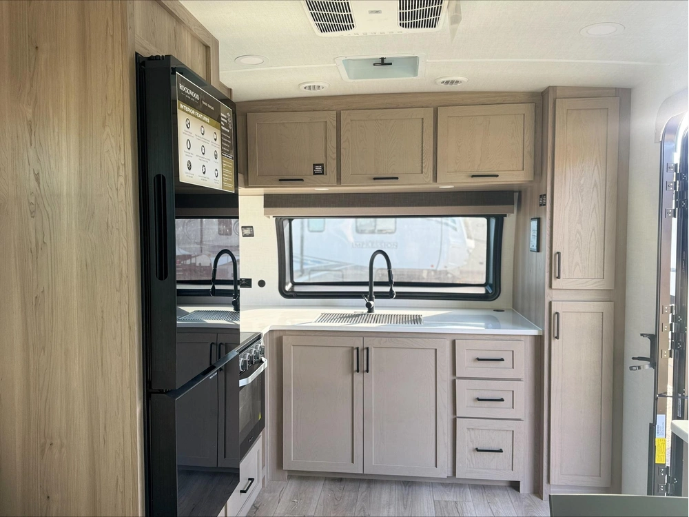 Forest River Rockwood Ultra Lite 301fkt 2026 alt