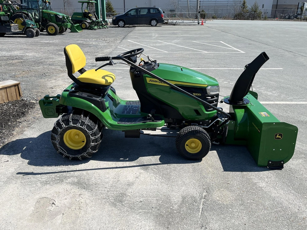 2025 John Deere S220 alt