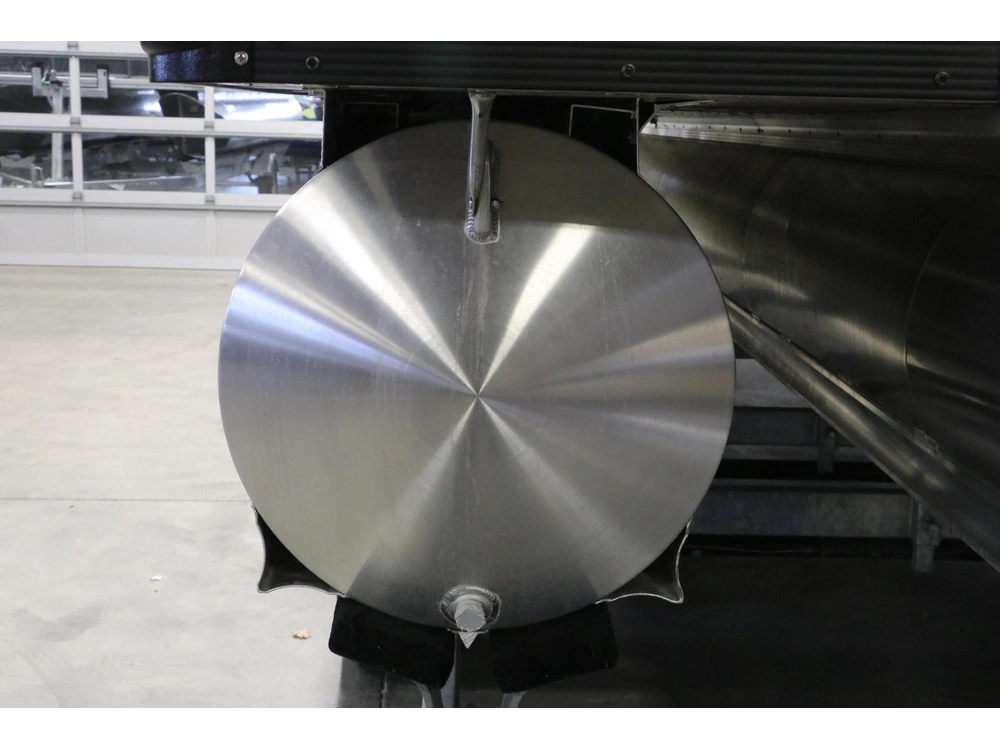 2026 Avalon Catalina 2585 Qls Windshield + Mercury 200 Hp alt