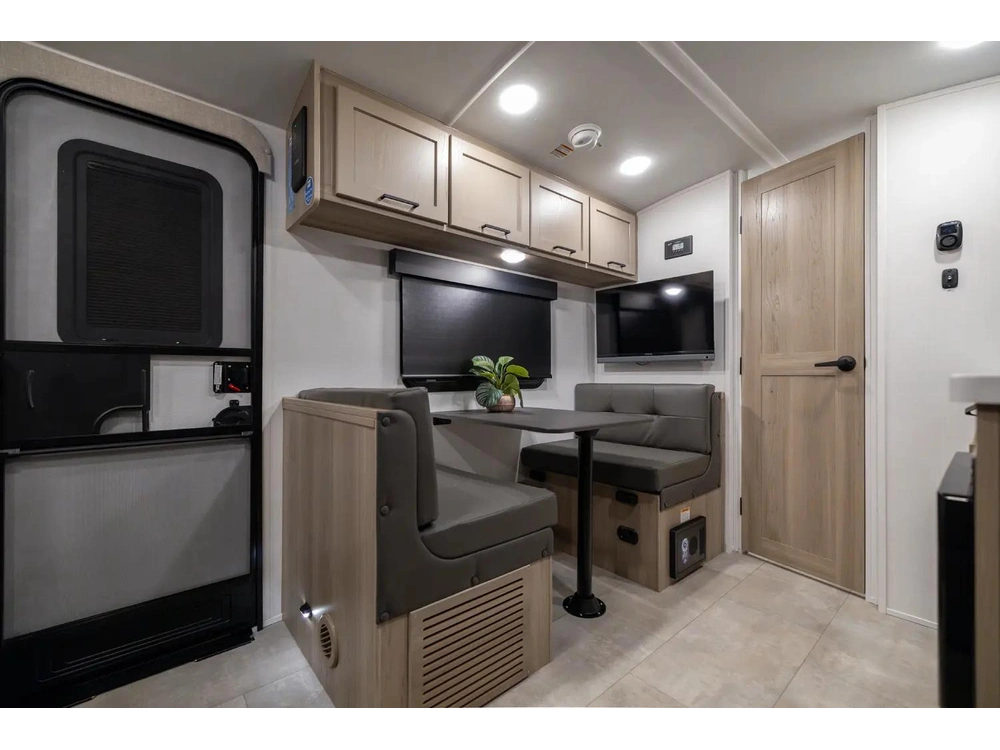 2026 Forest River Flagstaff E-pro E19fds alt