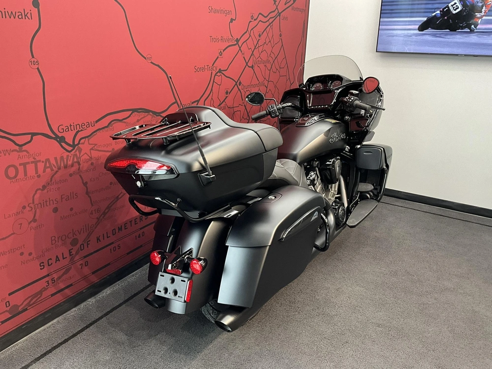 2026 Indian Motorcycle Pursuit Dark Horse alt