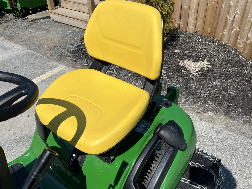 2025 John Deere S220 alt