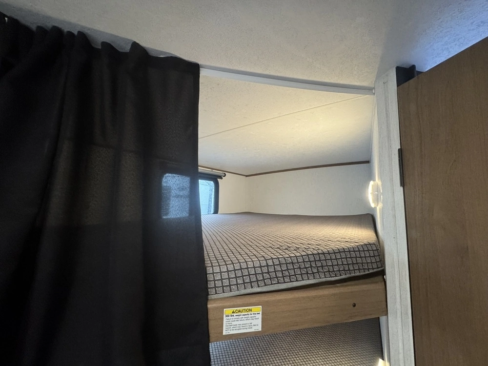 Coachmen Apex Nano 208bhs 2026 alt