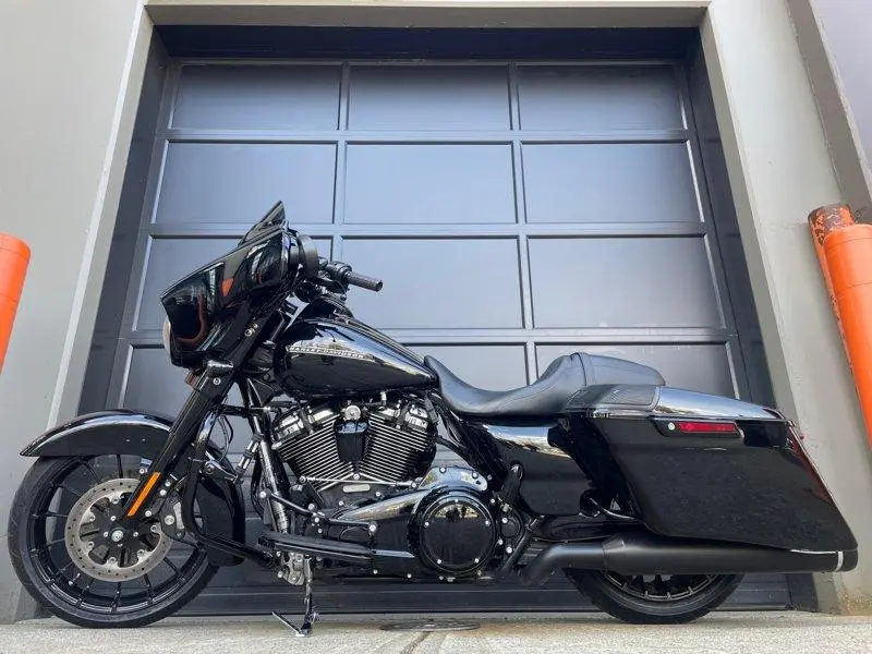 2018 Harley-Davidson FLHXS - Street Glide® Special thumbnail 9