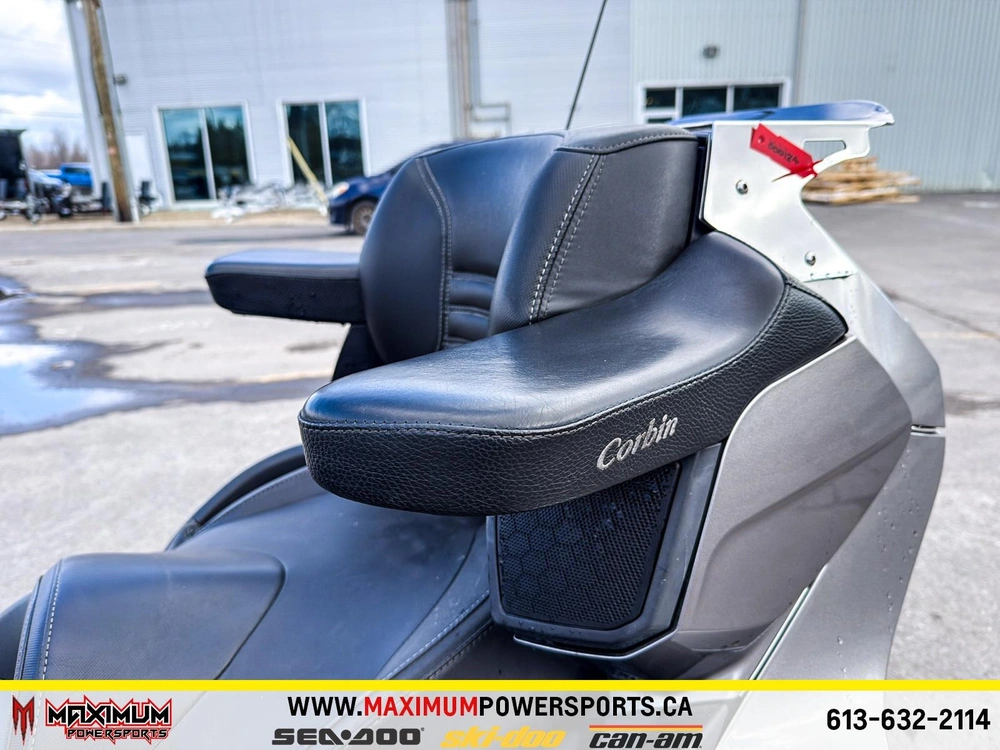 2012 Can-am Spyder Rt S alt