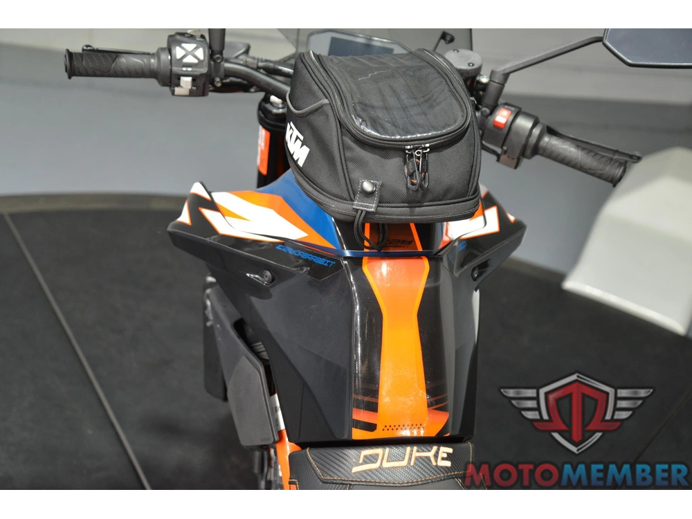 2022 Ktm Duke 890 R alt