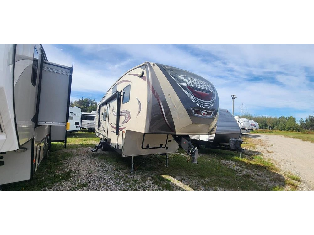 Sabre 323bh 2014 alt