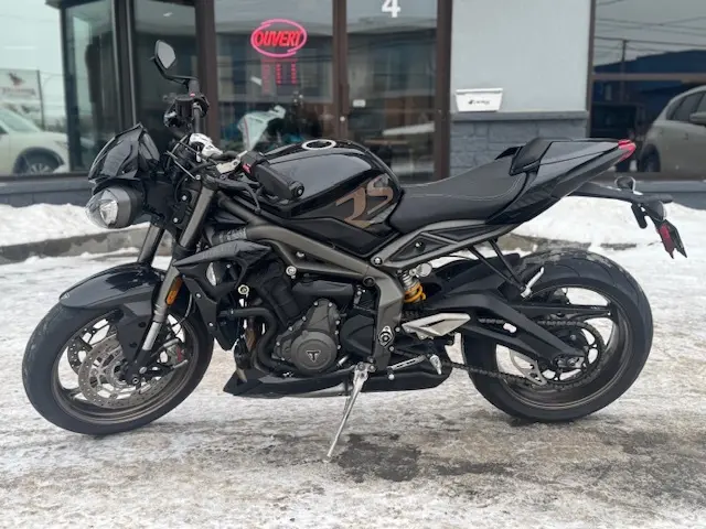 Triumph Street Triple 765 Rs 2023 alt
