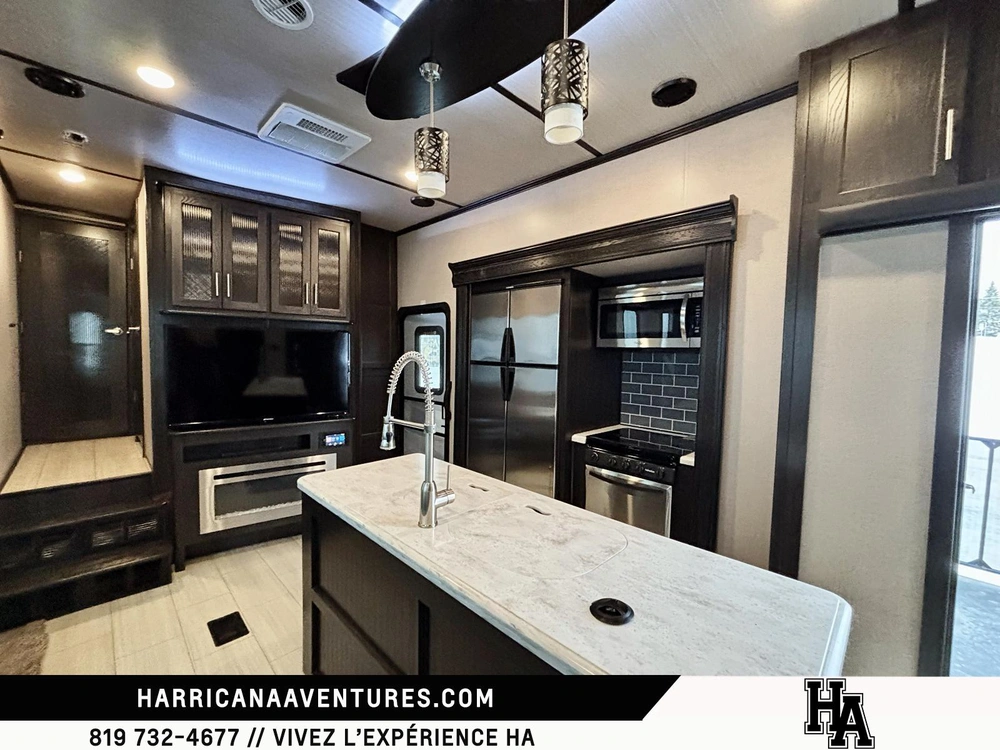 2018 Xlr Tunderbolt 422amp alt