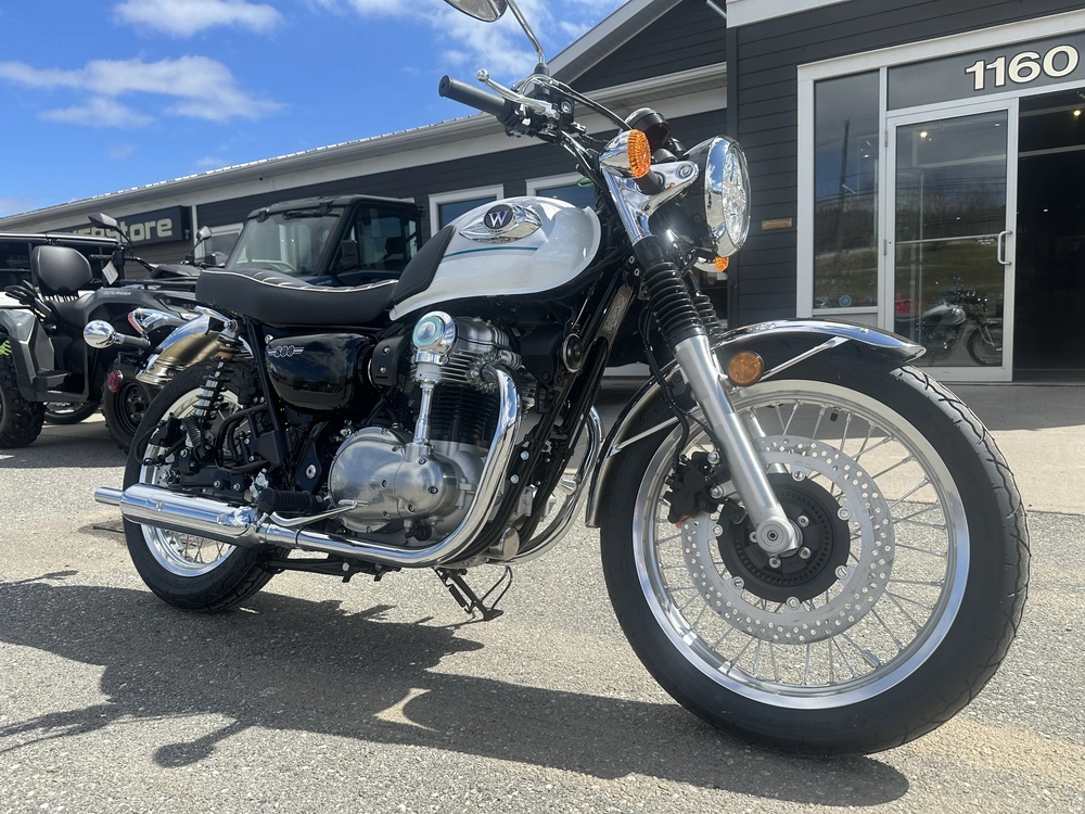 2026 Kawasaki W800 alt