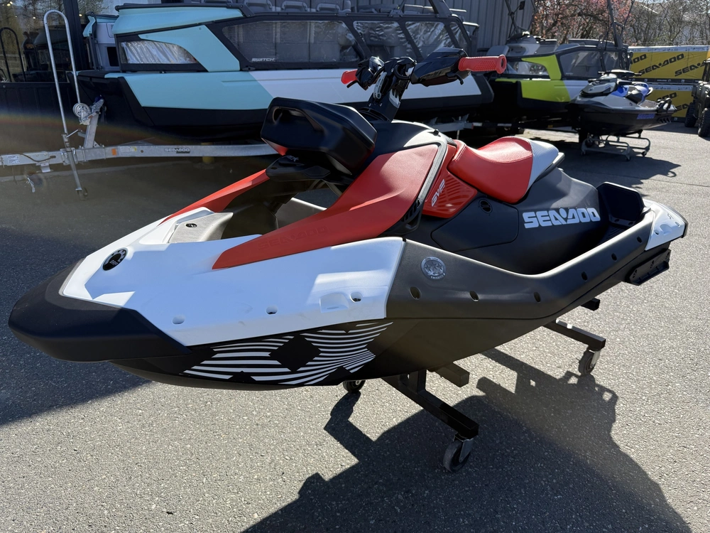 2026 Sea-doo Spark™ 1up Trixx-90 (sound System) alt