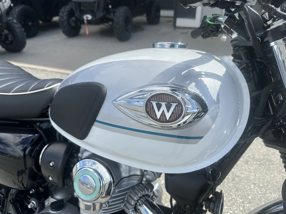 2026 Kawasaki W800 alt
