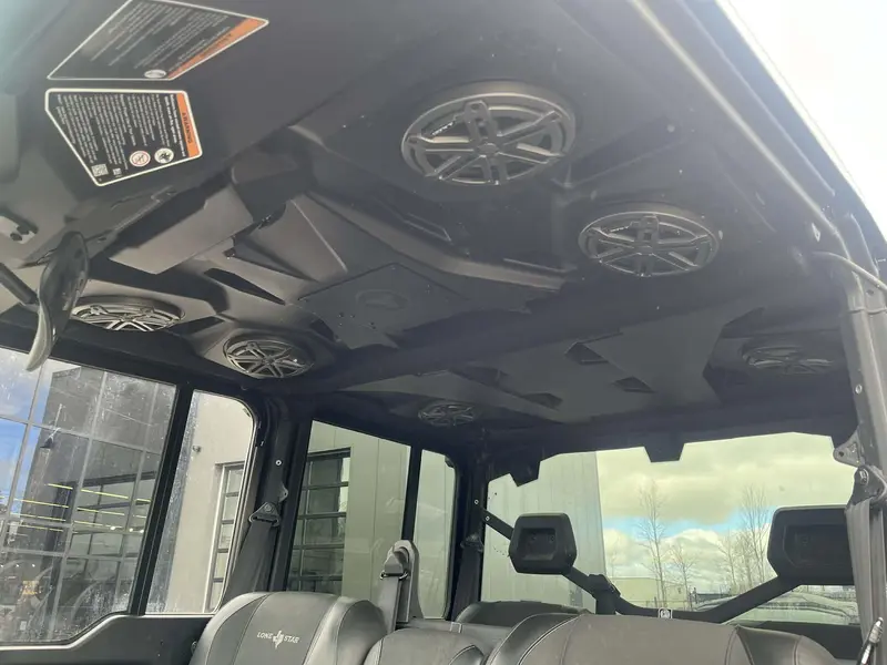 2025 Can-Am SSV DEF MAX TEXCAB 65 HD10 BK 25 Limited HD10 thumbnail 4